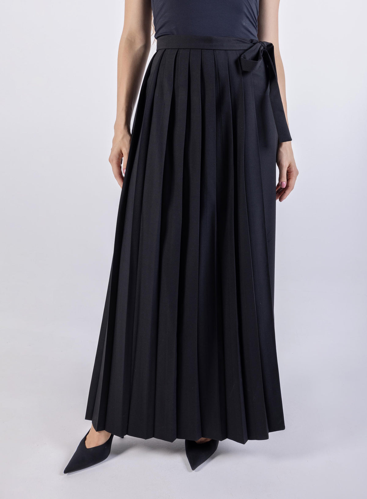 Pleated Solid Maxi Skirt\ ةرونت يسكام ةنيزم تايطب هداس