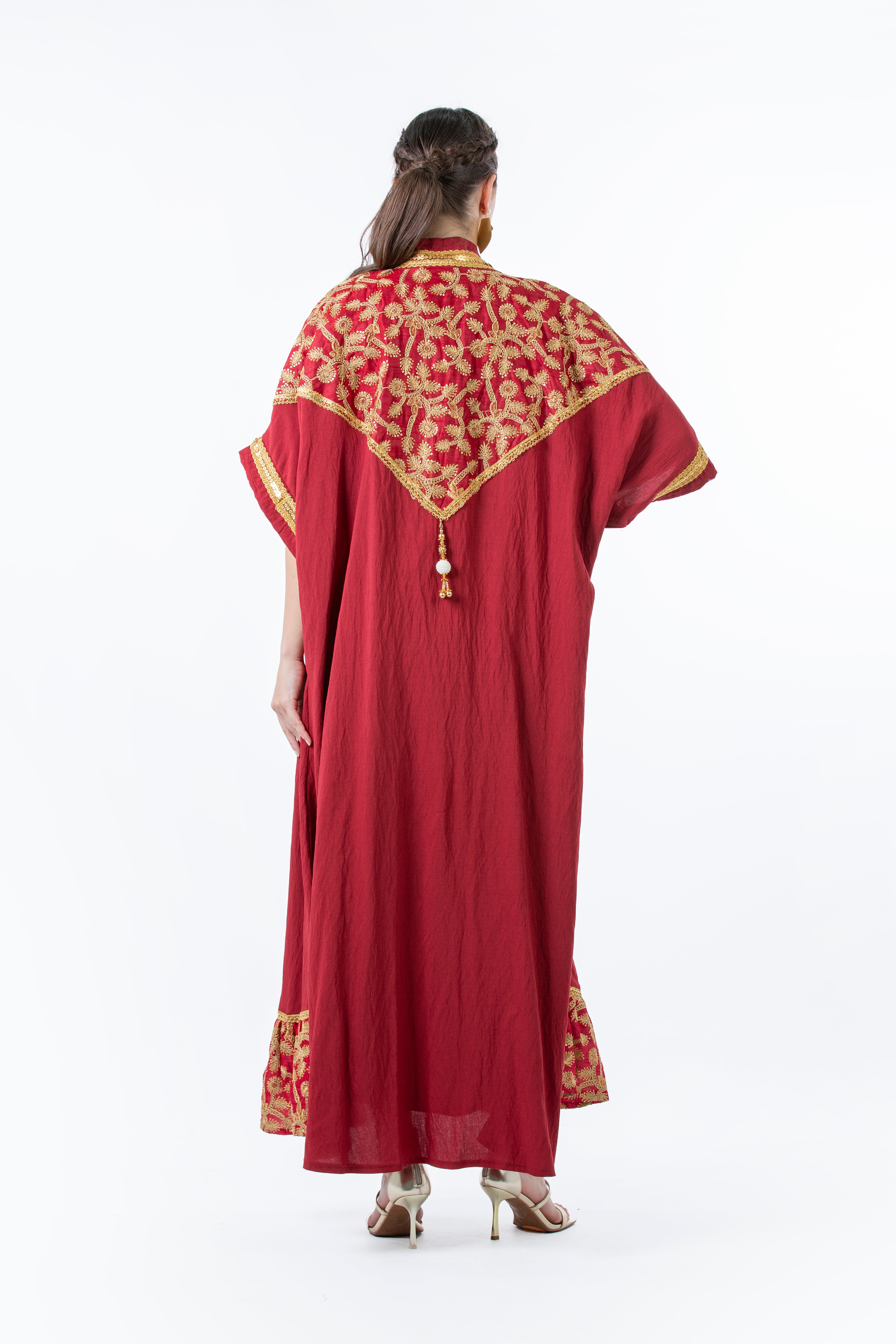 2341079-Traditional Dress