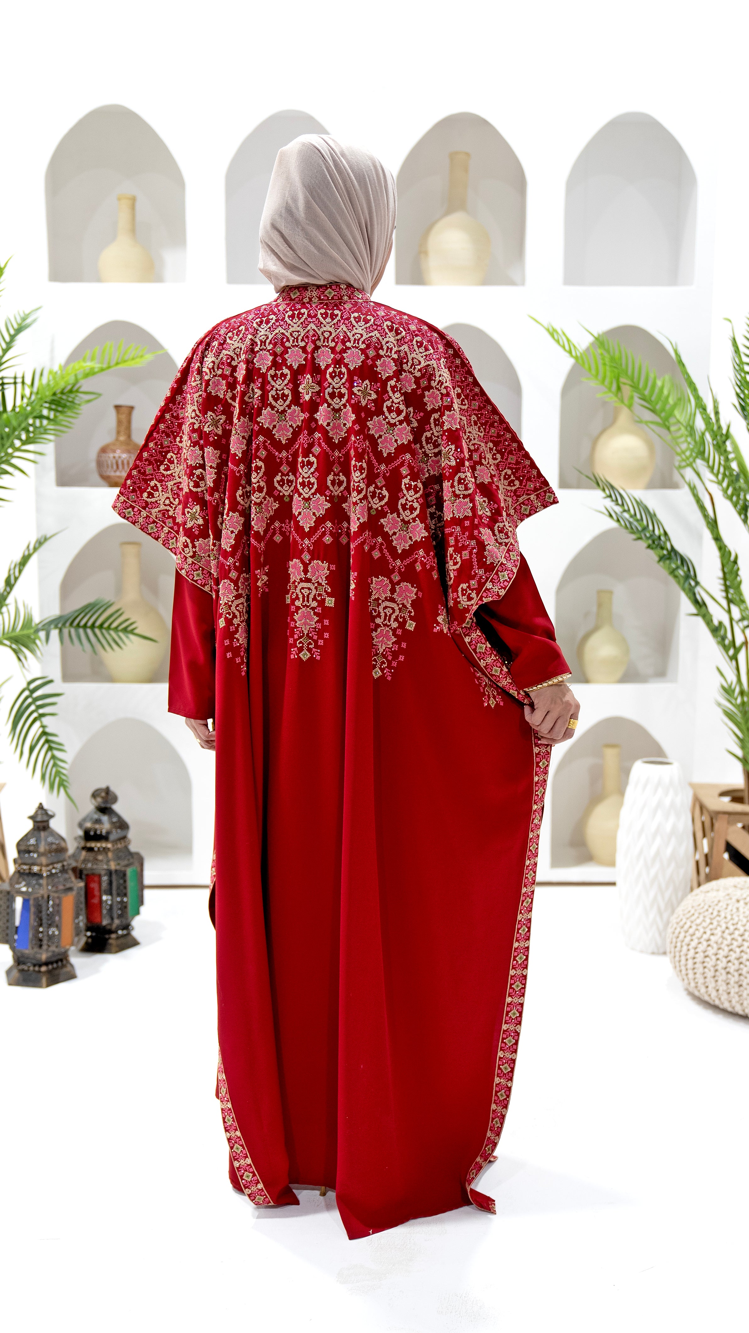 2441022-Traditional Dress