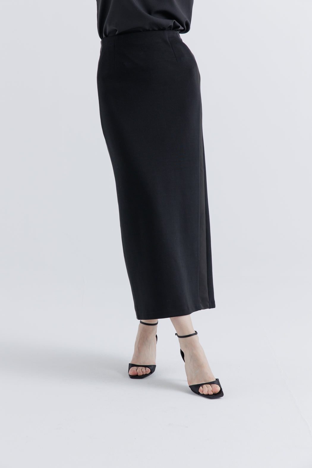 Elegant Stretch Midi Skirt with Satin Side Panels