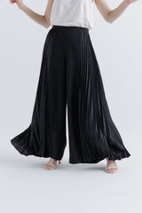 Pleated Wide-Leg Pants – Effortless Elegance for Every Occasion