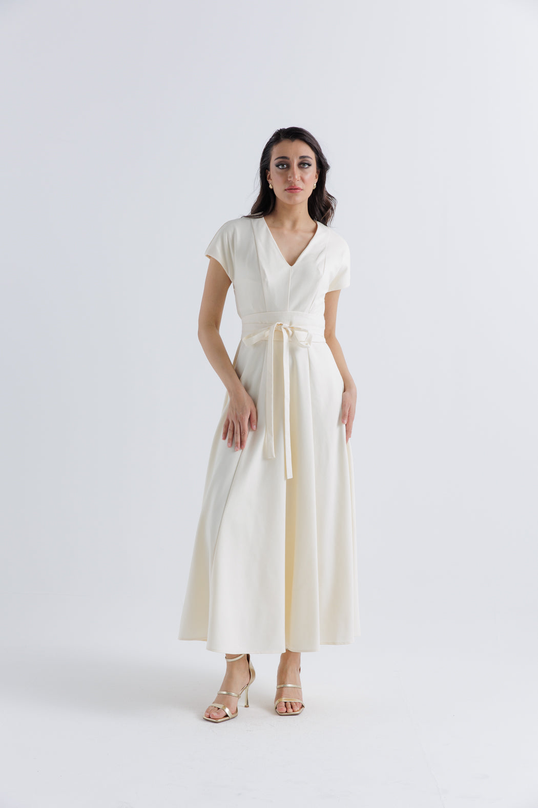 Elegant Waist-Tie Maxi Dress – Timeless Sophistication