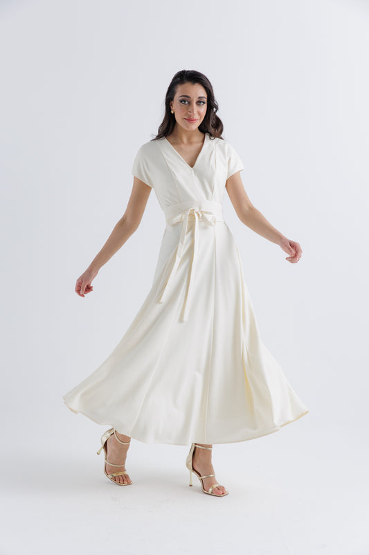 Elegant Waist-Tie Maxi Dress – Timeless Sophistication