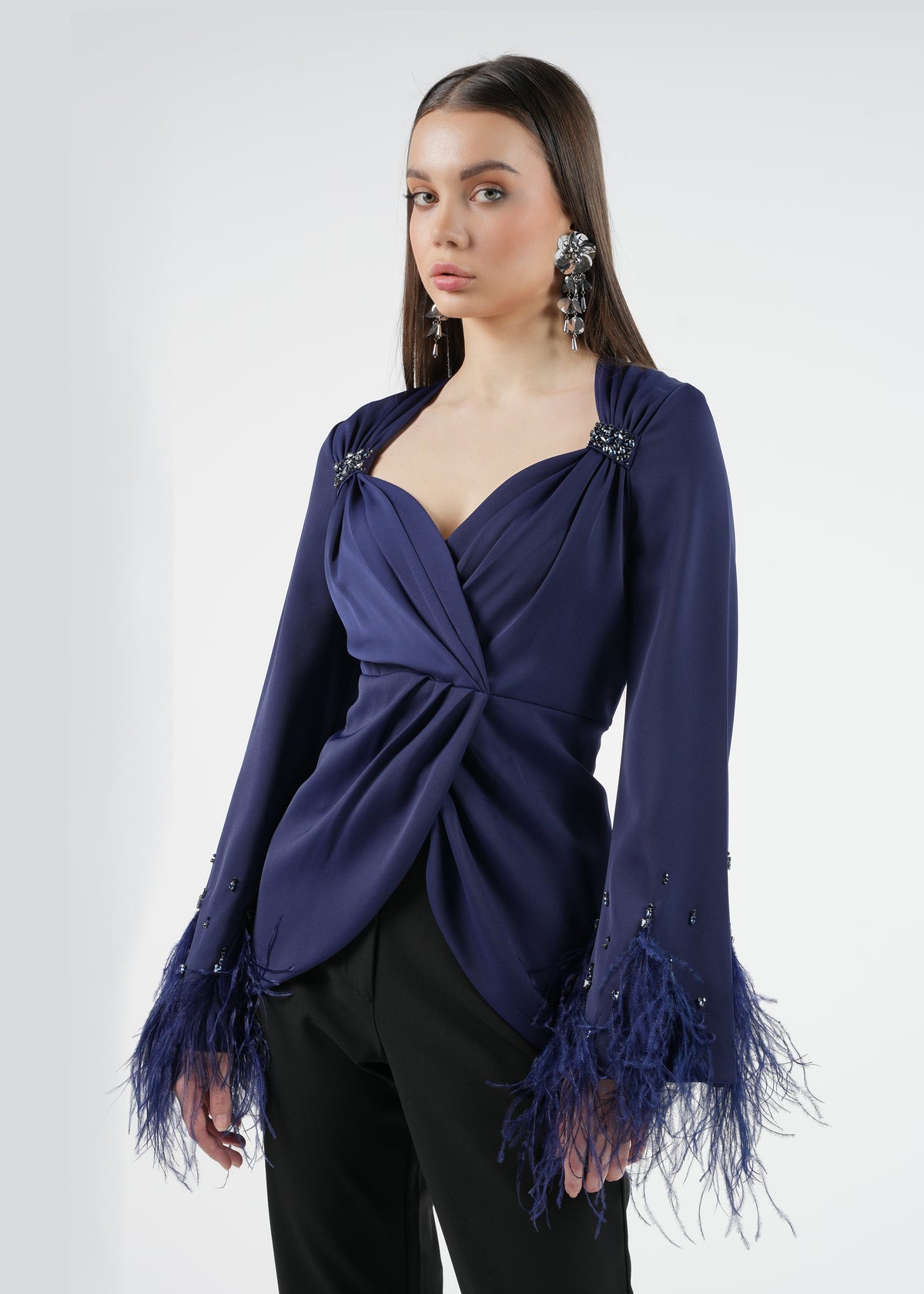 Feather Sleeve Draped Blouse/بلوزة بأكمام ريشة مع تصميم متمّوج