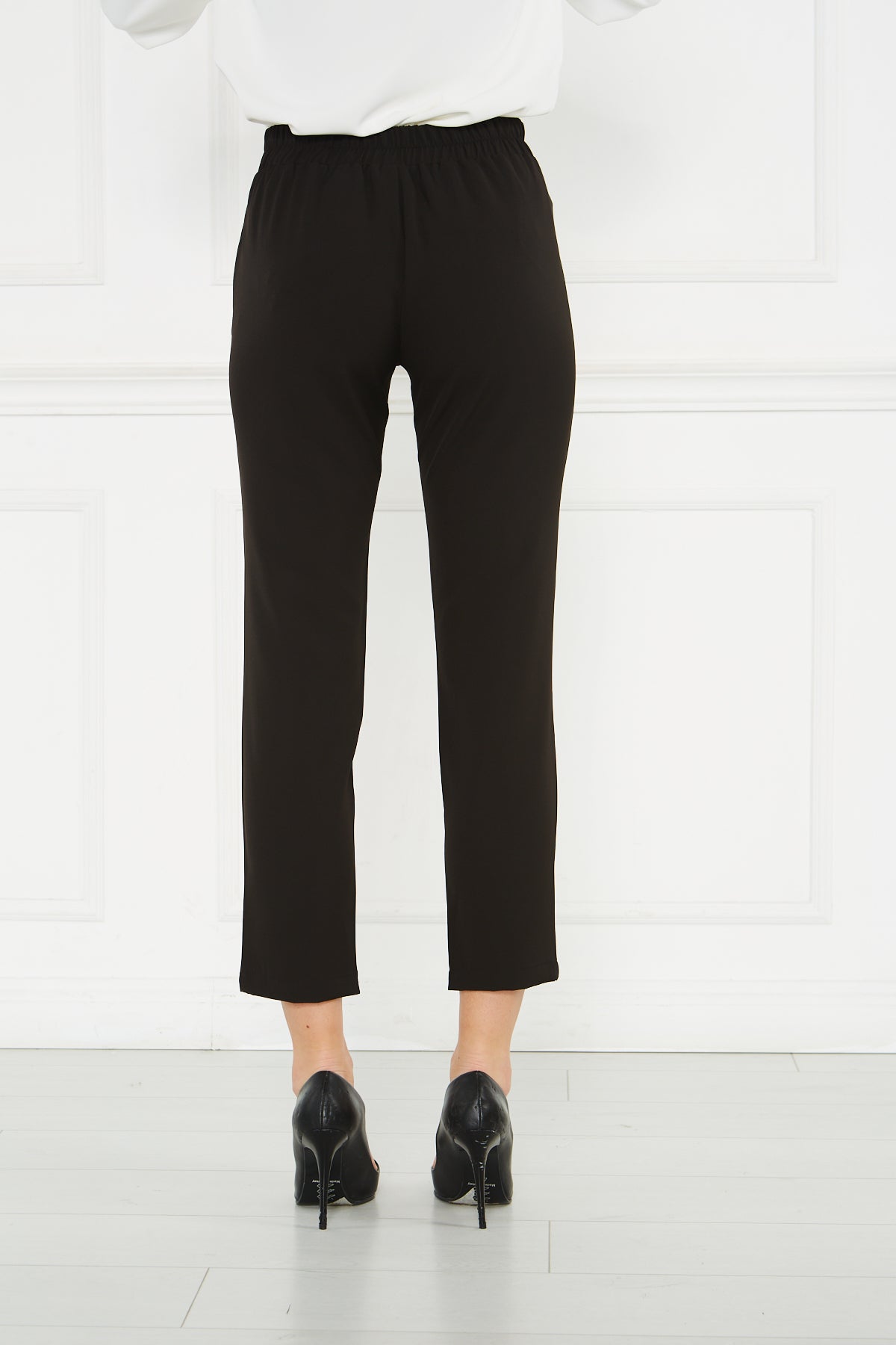 2104045- Tapered Pants with Elastic Back - Montania Shop